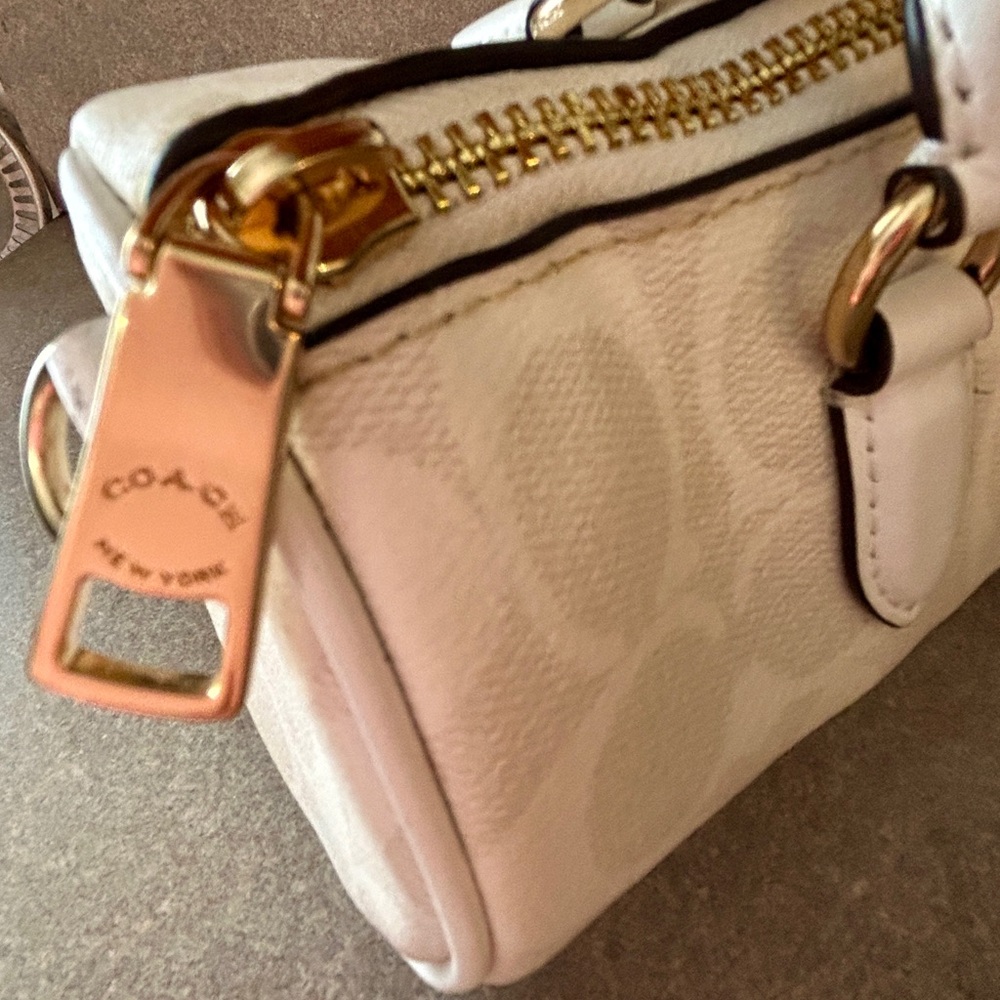 Coach Lacey satchel in White with Tassel Detail - Picture 4 of 8
